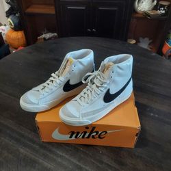 Nike Blazer Mid 77 Shoes