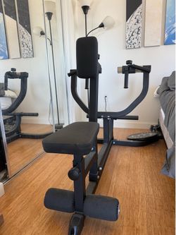 Titan Fitness Plate-Loaded Seated Row Machine