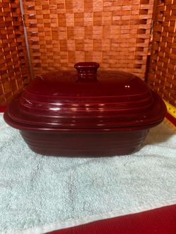 Pampered Chef Deep Covered Baker - Cranberry Stoneware-$48 CASH FIRM