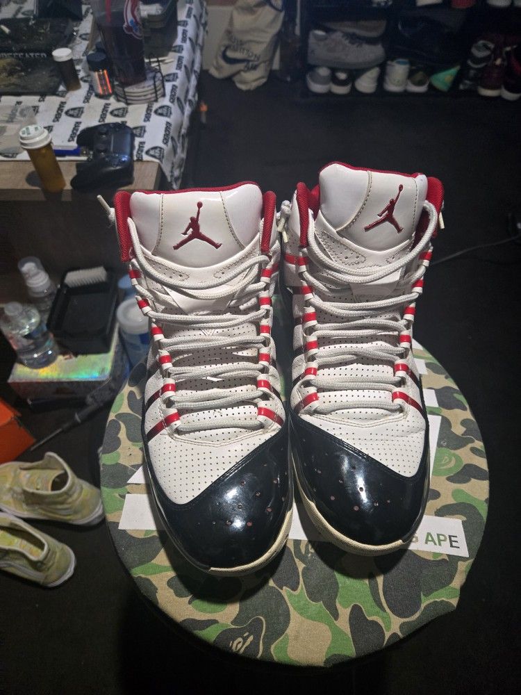 Men's Size 11 Nike Air Jordan Play In These White Varsity Red Excellent Condition