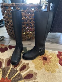 Clark Boots Size 9