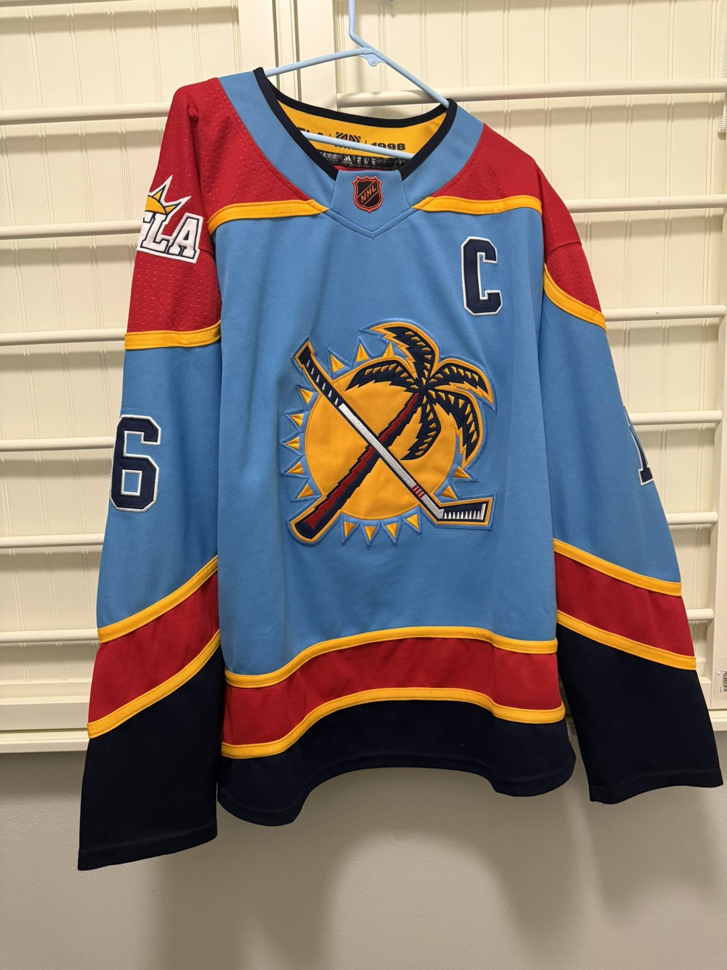 (USED) Aleksander Barkov Florida Panthers Reverse/Retro Retro Jersey Size 52