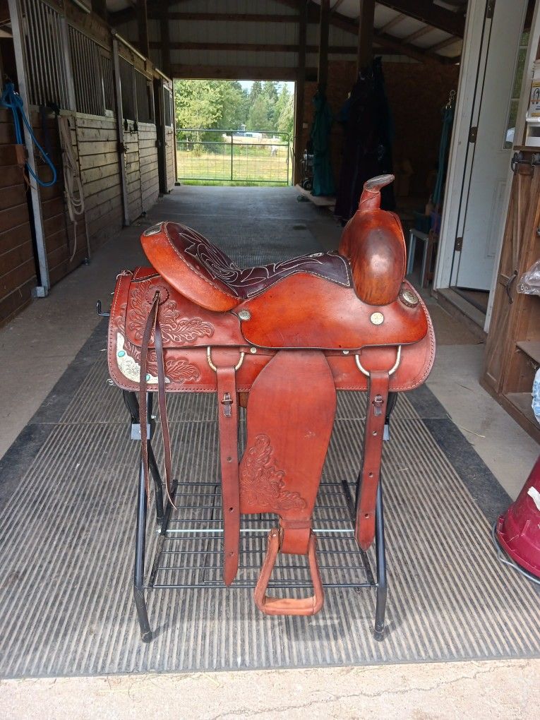 Saddle King Saddle