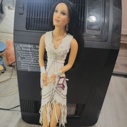 Ashton Drake Limiter Edition Porcelain Native American Doll(flawed)