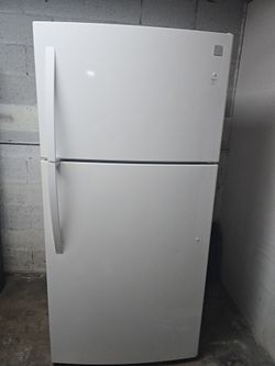 Refrigerator Kenmore W-33
