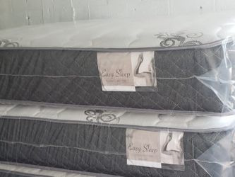 QUEEN MATTRESS WITH FREE BOX SPRING