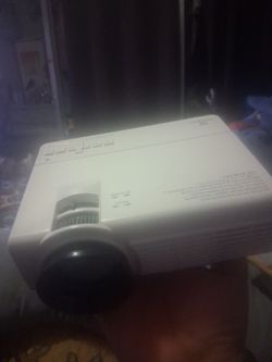 Vankyo projector