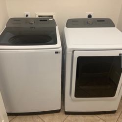Black Kitchen Appliances + Washer And Dryer 