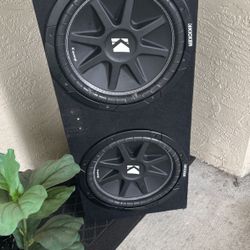 2 Competition Kickers 12s & Orion Amp