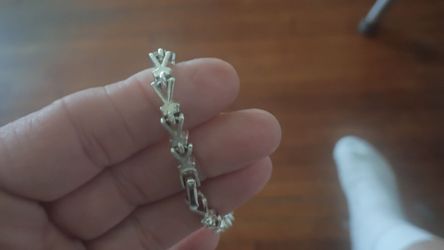 Sterling silver tennis bracelet 925 firm price $20 pick up only 865 Ellsworth avenue right off of East Livingston avenue Columbus Ohio 43206 5 minute