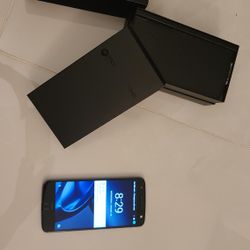 Moto Z Droid Cell Phone In Excellent Condition