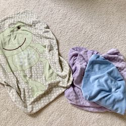 Like NEW changing table covers (all 3 for $12)