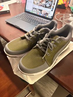 Puma Golf shoes (size 9)
