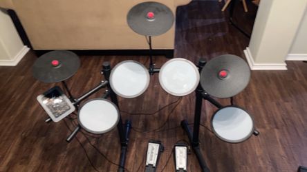 Alesis Turbo mesh kit with headphones and stool.