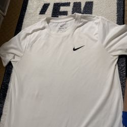 Nike Dri Fit Youth Large Shirt