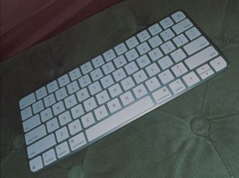 Apple Magic Keyboard - NEVER USED!