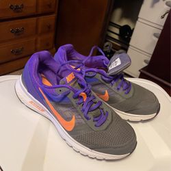 Great pre-owned condition size women's 11 Nike Women's Air Relentless 5 Running