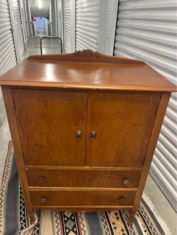 Antique chest of drawers