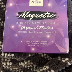 Magnetic eyeliner and eyelashes kit