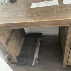 Desk 80.00