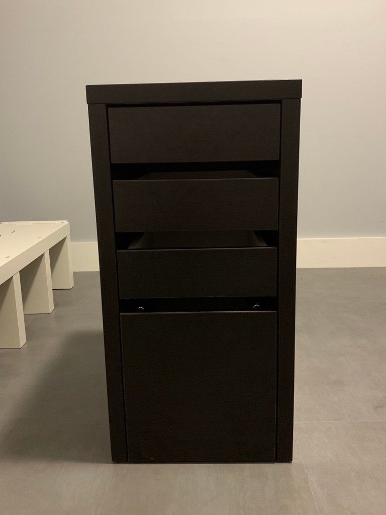 Filing cabinet with drawers