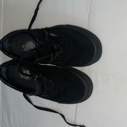 Black Vans (USED) Size: 5.5men&7women