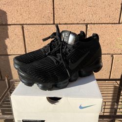 NIKE AIR VAPORMAX FLYKNIT 3.0 Triple Black Size 10.5(2019)