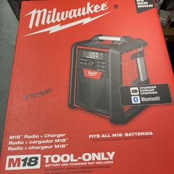 Milwaukee M18 Lithium-Ion Cordless Jobsite Radio/Charger