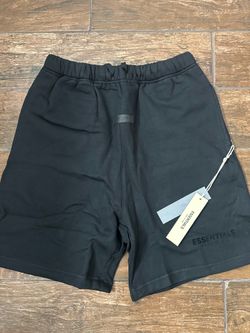 black essential shorts