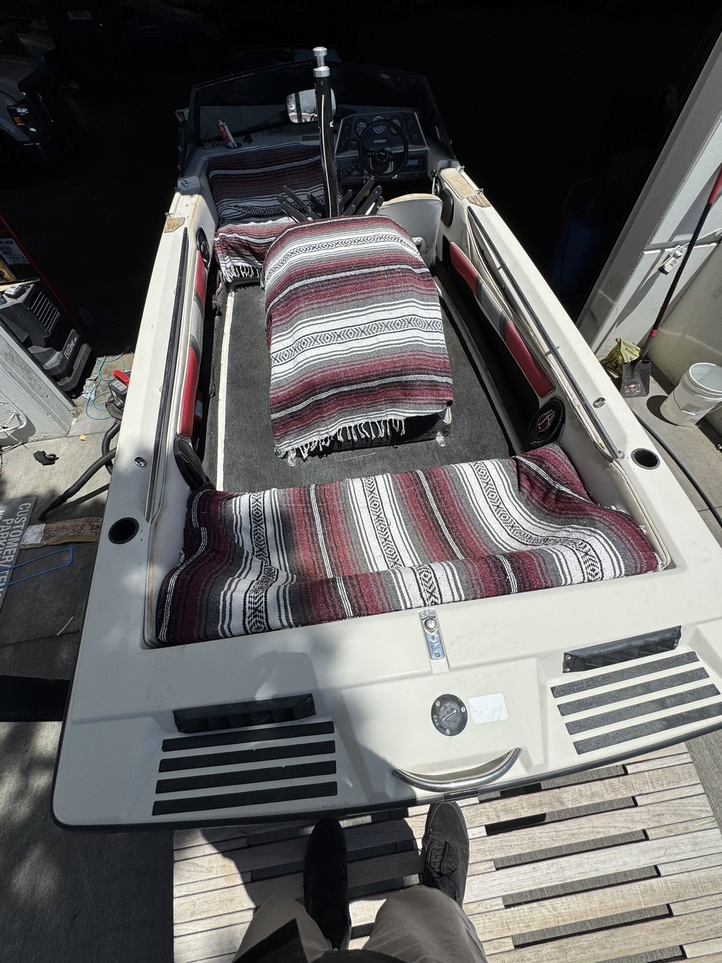 1990 Supreme Ski Boat 