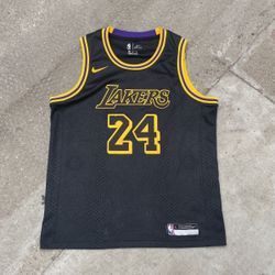 Nike Lakers Kobe Bryant Jersey Youth Size Large