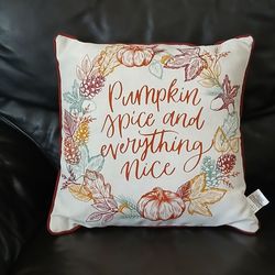 OUTDOOR DECORATIVE THROW PILLOW