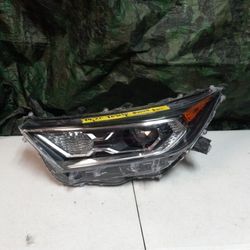2019-20 Toyota Rav4 Left Headlight 