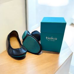 Black Tieks Size 7 Ballet Flats