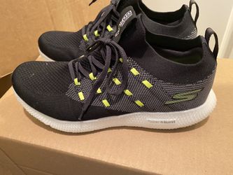Sketchers size 9.5