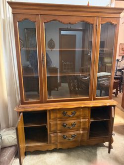 China Cabinet and Buffet Cabinet