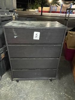 Dresser set going cheap