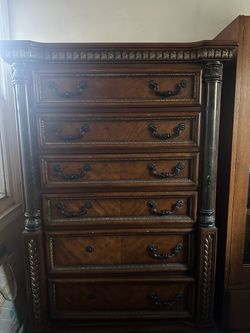 Dresser chest