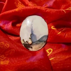 Brooch 