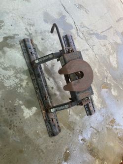 Fifth wheel tow hitch