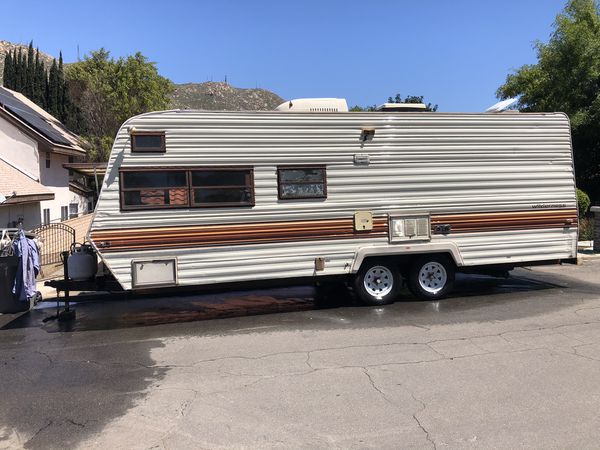 1985 wilderness 20ft travel trailer for Sale in Riverside, CA - OfferUp