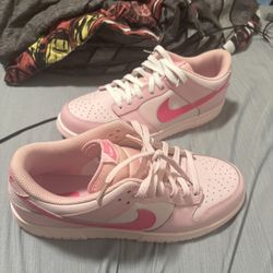 Nike Dunks Pink Sz11