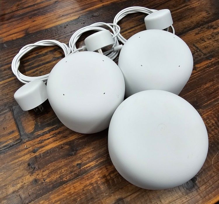 Google Nest WiFi, Router w/ 2 Mesh Access Points