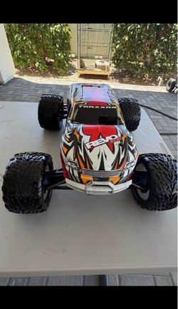 Traxxas revo 3.3 nitro rc car (low hrs)