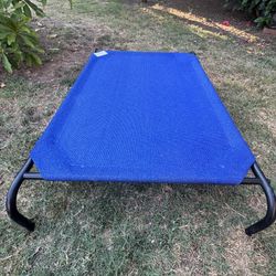 Coolaroo Elevated Dog Bed