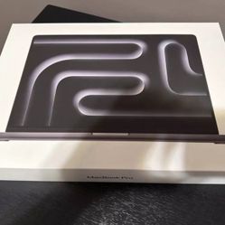 MacBook Pro 16” M4 Max 