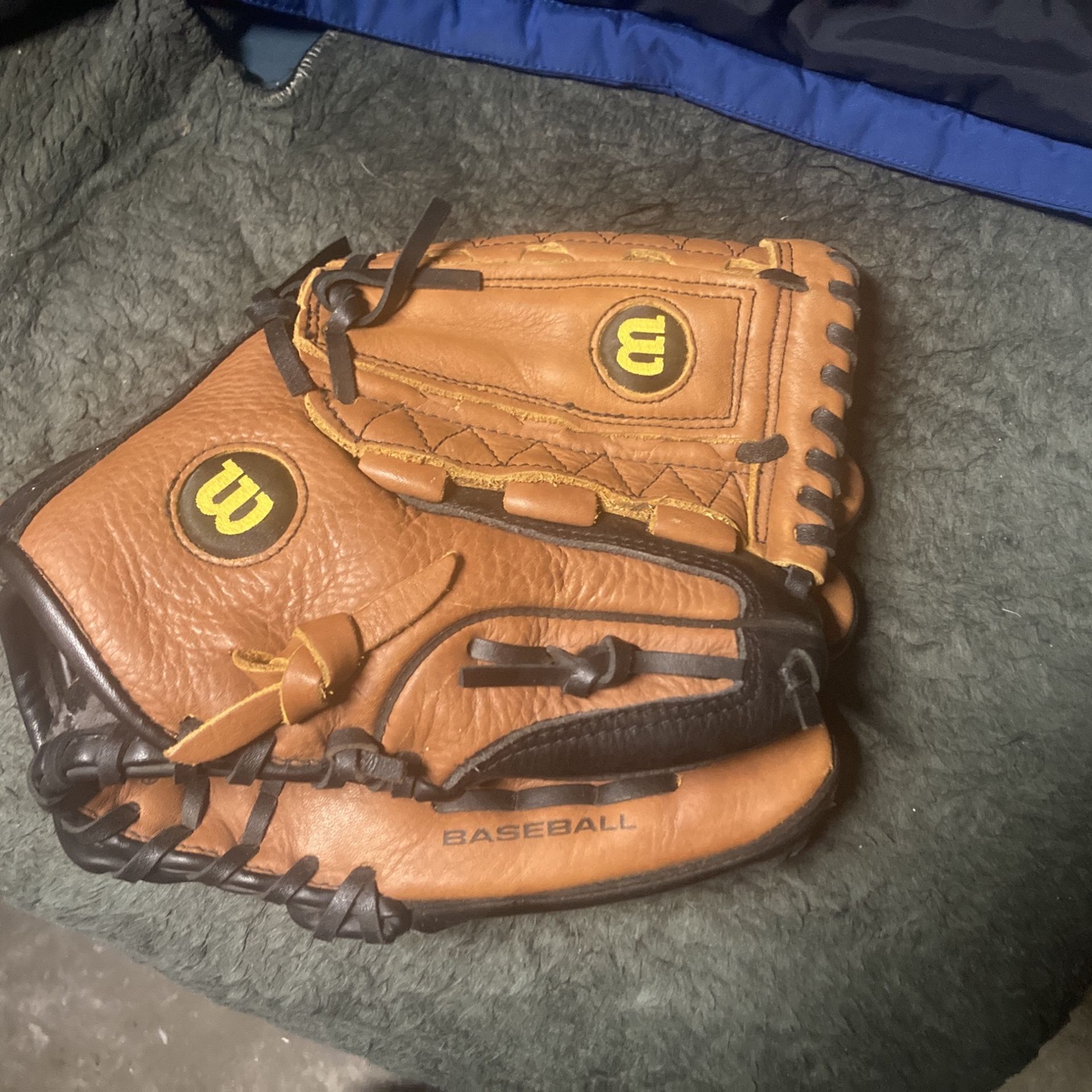 Wilson A500 Baseball Glove