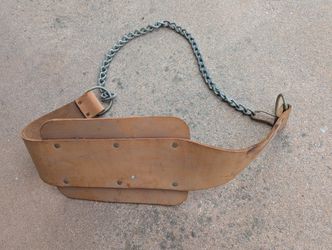 Various Attachments For Bicep, Neck, Tricep, Weighted Dips, Lat Pull Downs, Ankle Attachment