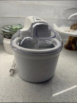Ice cream maker