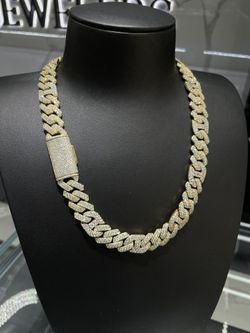 VVS Moissanite Cuban Chain 20 Inch PASS DIAMOND TESTER